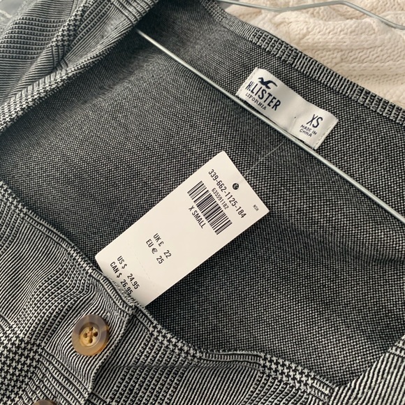 Plaid button crop top - Picture 3 of 3